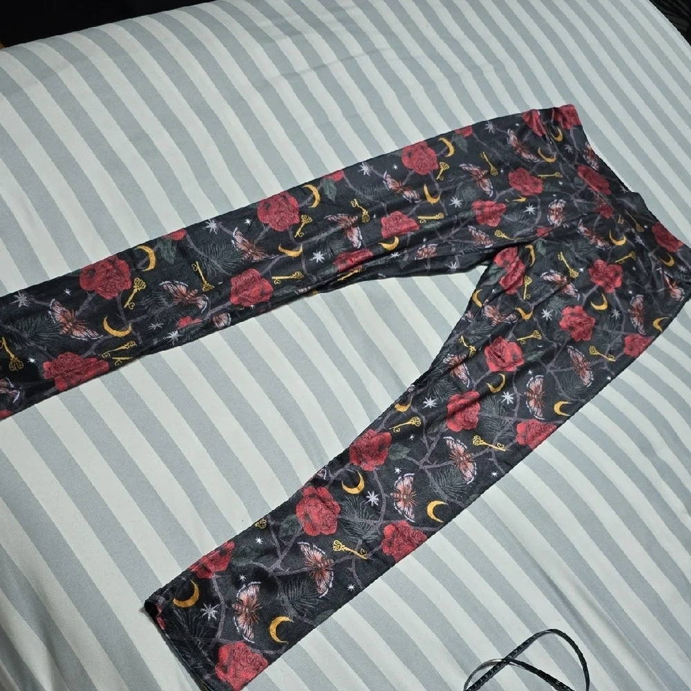 Killstar Red Rose and Moth Accent Leggings - Picture 3 of 6